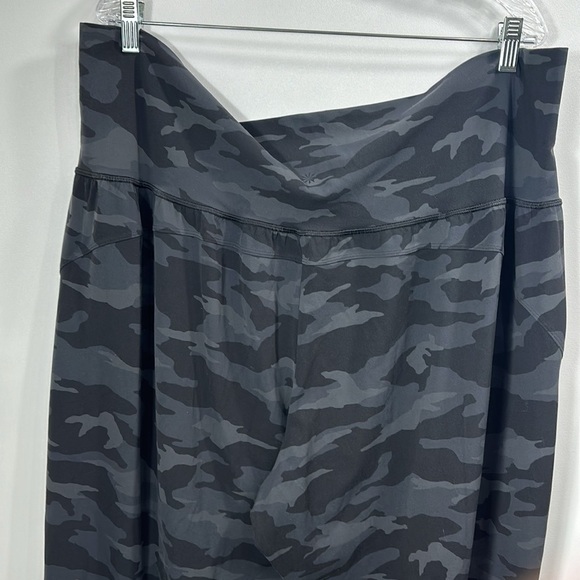 Athleta salutation printed jogger size 3X. - Picture 7 of 10